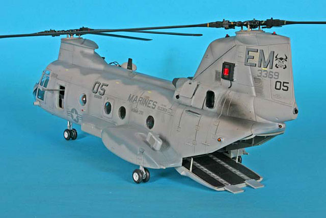 CH-46E Sea Knight (1/48) Academy