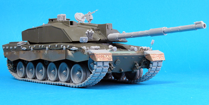 Trumpeter 1522 British Challenger II with Enhanced Armor 1/35 Scale Model  Kit 